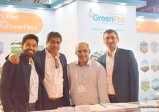 Jophy, Dhilan, Hamit en Yatin van Greenpro, zij hebben hun fabriek flink uitgebreid waardoor alles verkrijgbaar is onder 1 dak